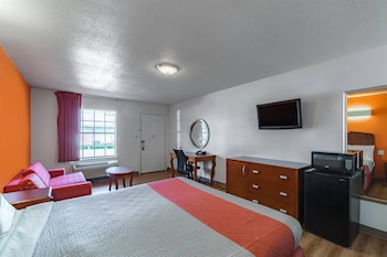 Standard Room, 1 King Bed, Smoking, Refrigerator & Microwave