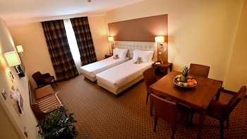 Family Room, Multiple Beds