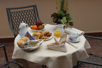 Suite, 1 King Bed, Terrace