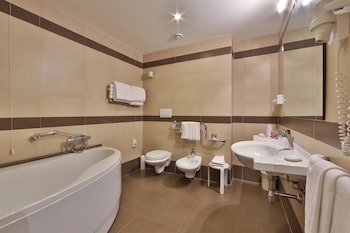 Classic Room, Multiple Beds