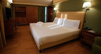 Suite, 1 King Bed, Terrace