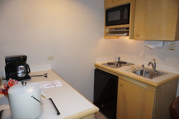 Studio, Kitchenette