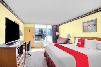 Room, 1 King Bed, Smoking