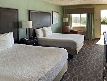 Standard Room, 2 Double Beds, Non Smoking