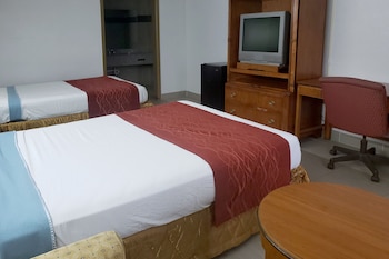 Room, 2 Double Beds (NO PETS)