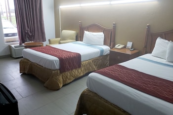 Room, 2 Double Beds (NO PETS)