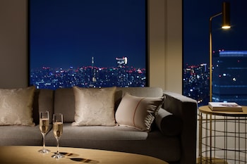 Premier Grand - Suite Twin with the Club Lounge Access (breakfast, tea, and bar time)