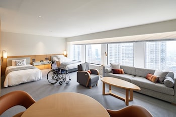 Junior Suite Twin, Non Smoking (Universal Design)