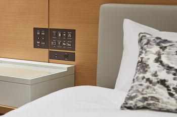Luxury Deluxe Twin, Non Smoking (Universal Design)