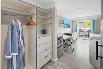 Room, Multiple Beds, Balcony