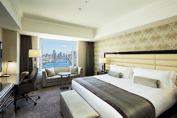 Classic Room, 1 King Bed, Club Lounge Access, River View