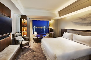 Classic Room, 1 King Bed, Club Lounge Access, Bay View (Japanese)