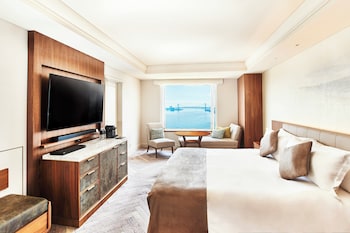 Premium Room, 1 King Bed, Bay View