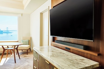 Classic Room, 1 King Bed, Bay View