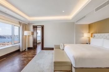 Ambassador Suite, Lounge Access
