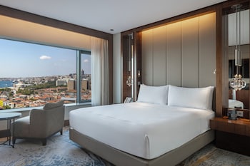 King Deluxe Bosphorus View