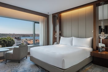 King Deluxe Bosphorus View