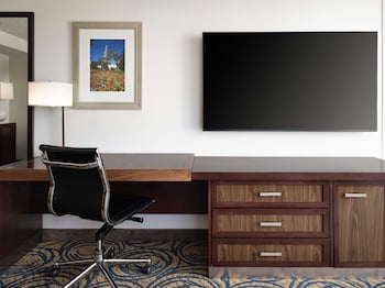 1 King Bed, Accessible, City View