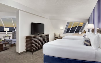 Pyramid Two Queen Corner Suite