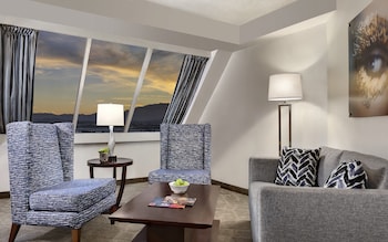 Pyramid Two Queen Corner Suite