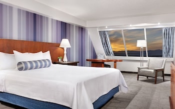 Pyramid King Room
