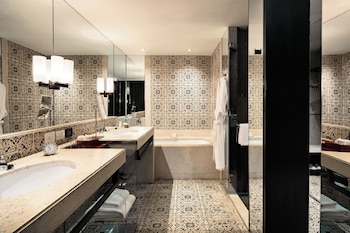 Suite (Premier Deluxe)