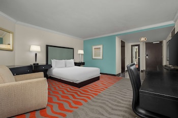 Room, 1 Queen Bed, Accessible (Roll-In Shower, Mobility & Hearing)