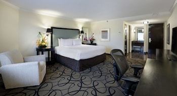 Room, 1 King Bed, Corner (Stylin')