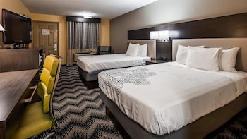 Standard Room, 2 Double Beds, Non Smoking, Refrigerator & Microwave (1st Floor)