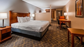 Suite, 1 King Bed, Non Smoking, Refrigerator & Microwave
