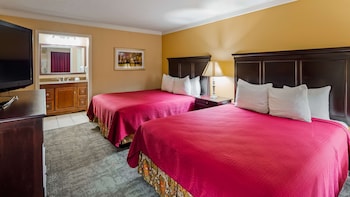 Double Queen Room 2 Beds