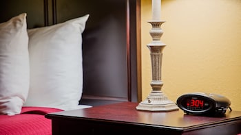 Standard Room, 1 Queen Bed, Accessible, Bathtub