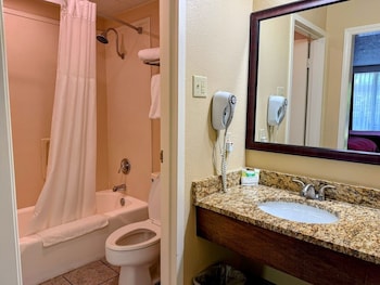 Double Queen Room 2 Beds