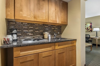 Standard Room, 2 Double Beds, Non Smoking, Kitchenette