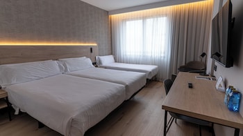 Twin Room (with extra bed)