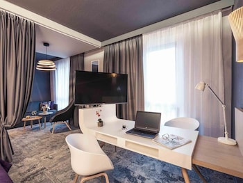 Privilege, Junior Suite, 1 King Bed with Sofa bed