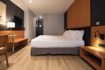 Double Room Single Use (Parking Included)