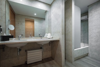 Superior Double Room Single Use (Parking Included)