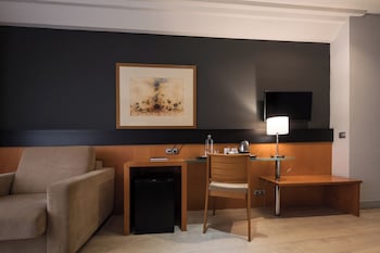Family Room (Parking Included)