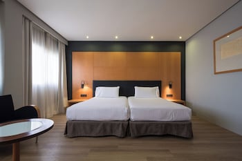 Double Room Single Use, Pool View (Parking Included)