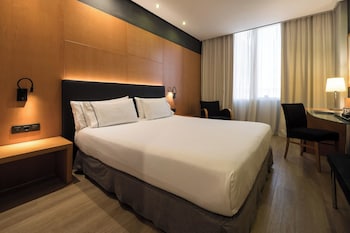 Double Room Single Use (Parking Included)