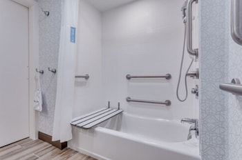 Room, 2 Double Beds, Accessible, Bathtub (Mobility & Hearing)