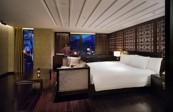 [The Oasis Summer PKG] Banyan Room + Breakfast for 2+Oasis Outdoor Pool &Indoor Pool &Fitness for 2