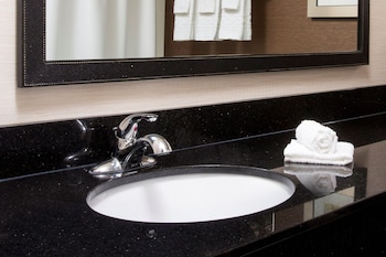 Room, 2 Queen Beds, Accessible Bathtub
