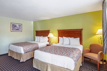 Standard Room, 2 Queen Beds, Non Smoking