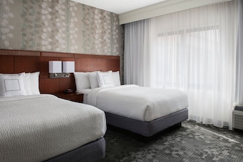Suite, 1 Bedroom, Courtyard View