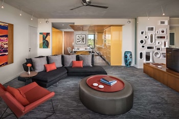 Suite, 1 King Bed, Tower