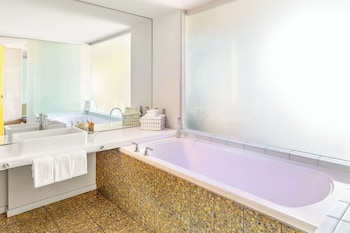 Signature Double Room, Tower