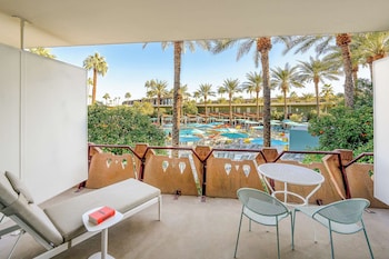 Pool View King