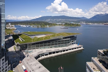 Signature Harbor and Stanley Park View Room, 1 King Bed